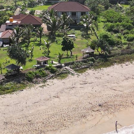 Mama Nings Beach Hotel Sekongkang Esterno foto