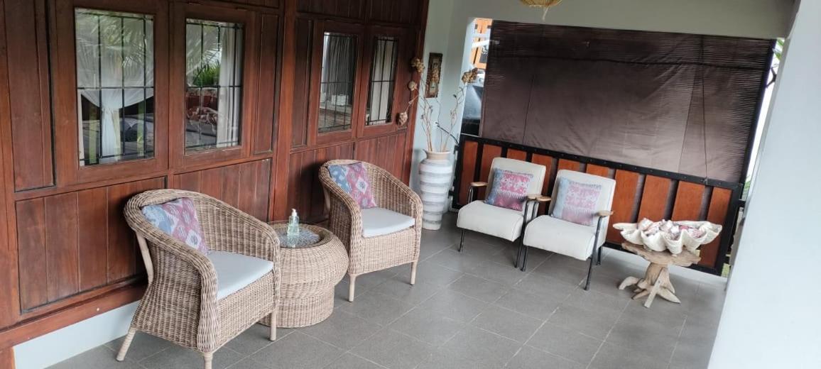 Mama Nings Beach Hotel Sekongkang Esterno foto