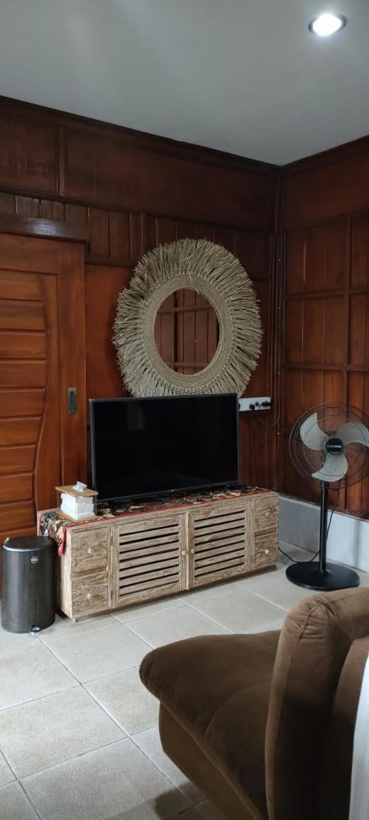 Mama Nings Beach Hotel Sekongkang Esterno foto
