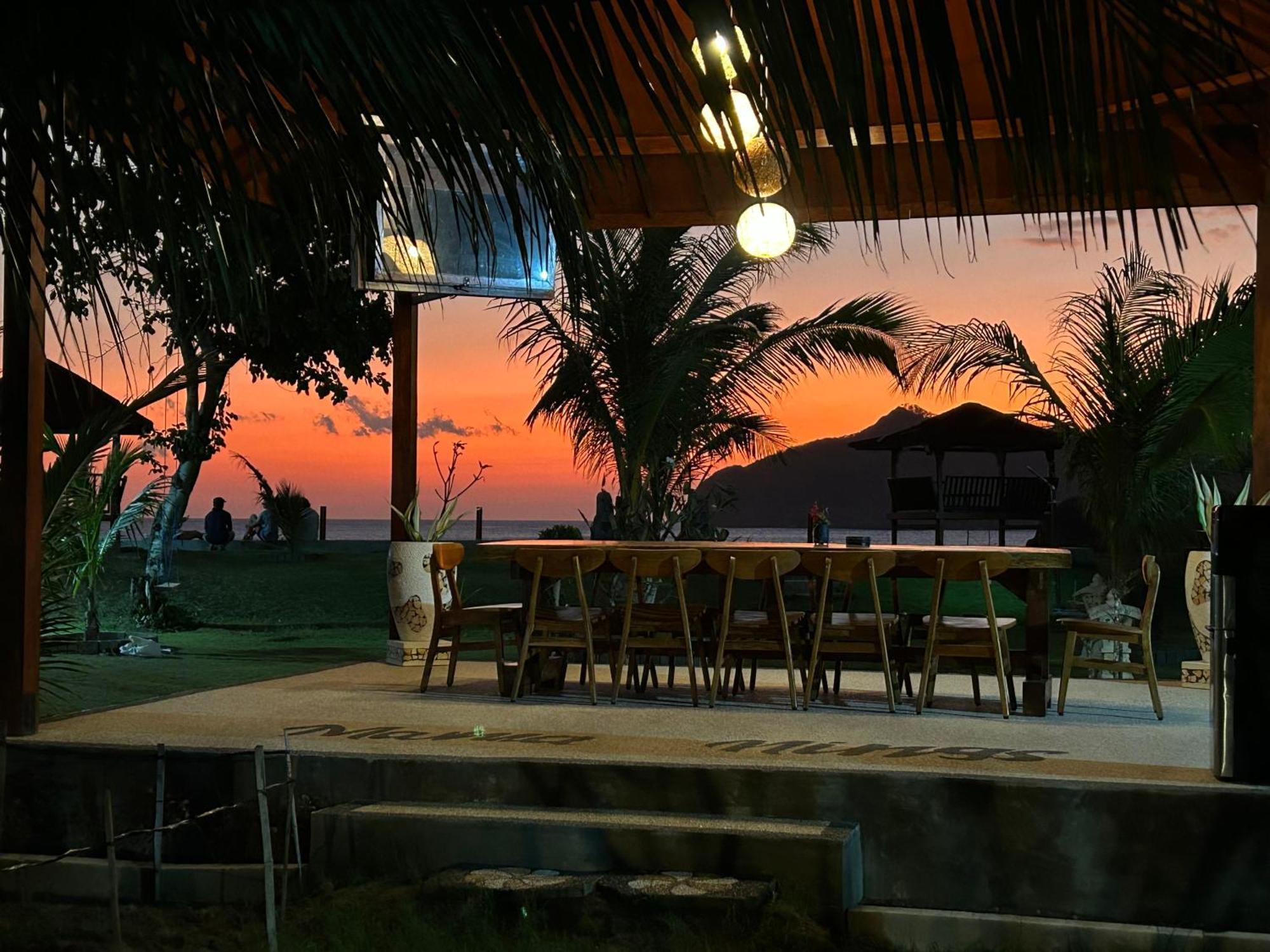 Mama Nings Beach Hotel Sekongkang Esterno foto
